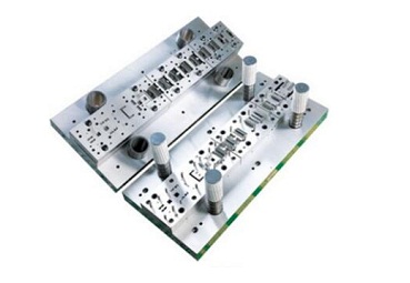 1526348917708594.jpg 級進模